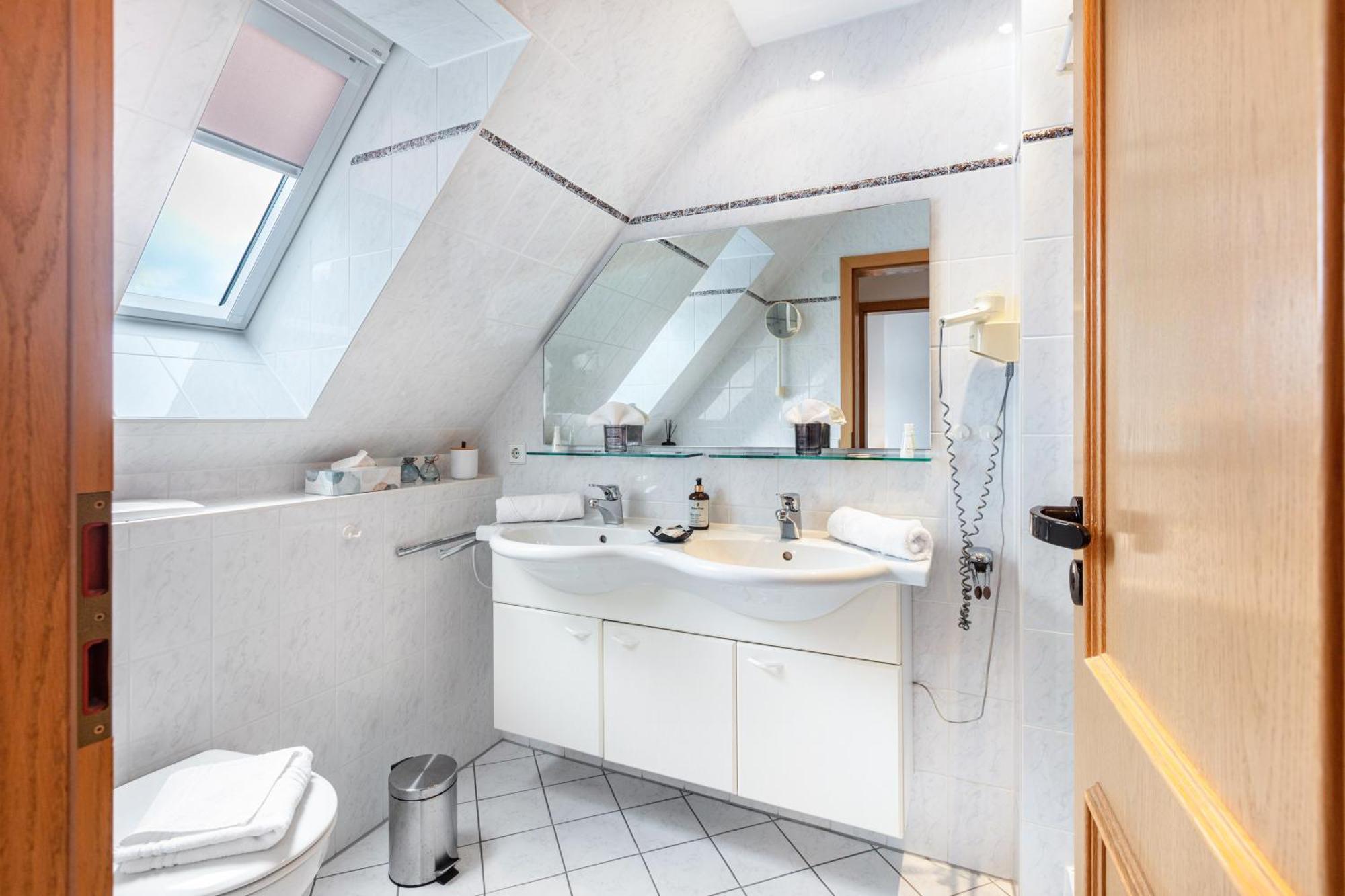 Villa Sunside Appartements 施卢赫湖 外观 照片